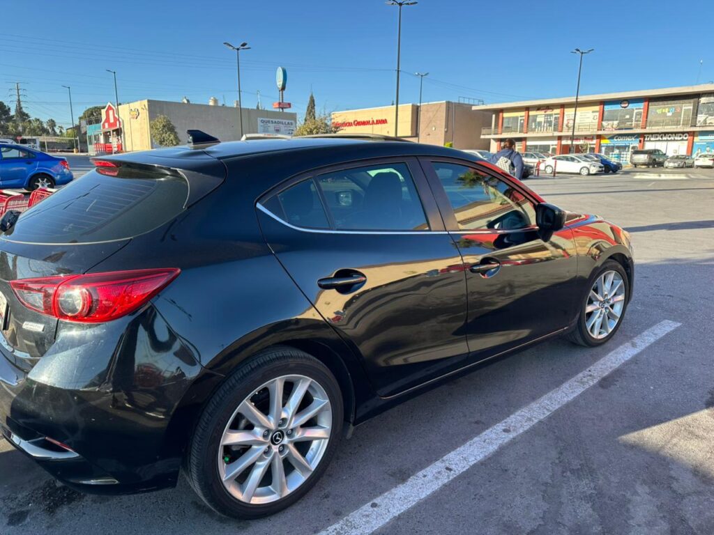 MAZDA 3 2018
